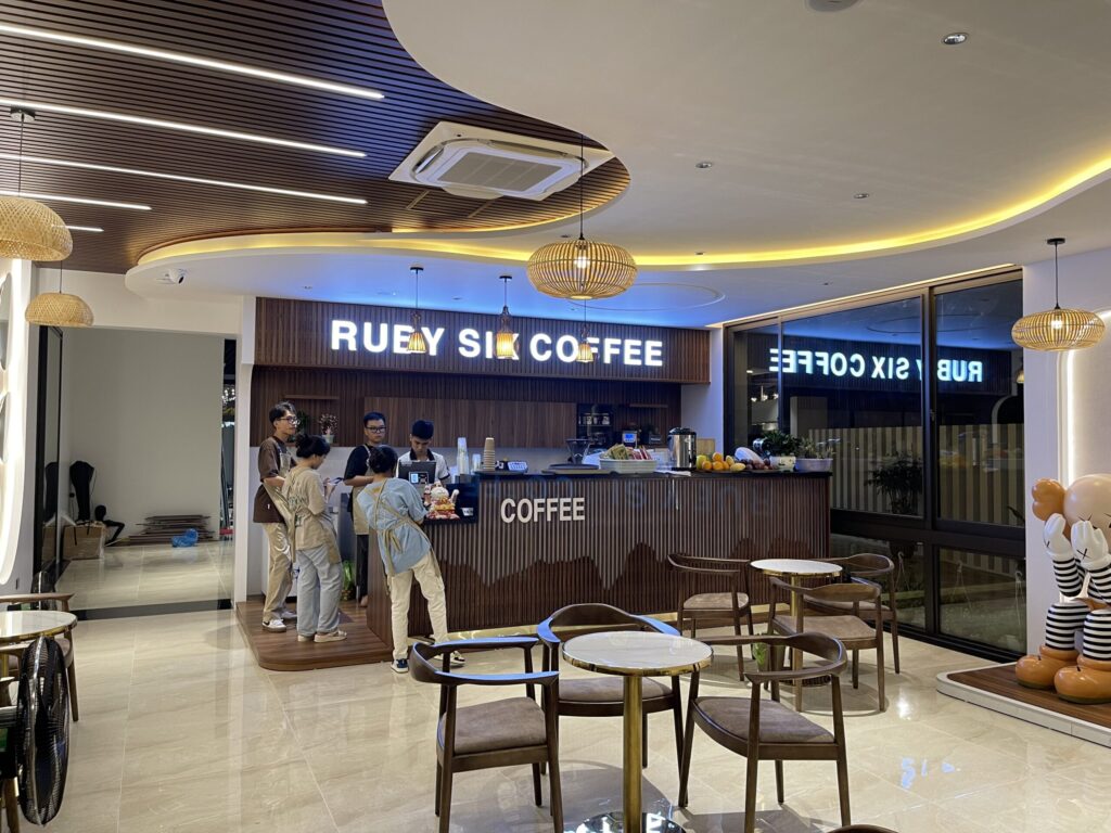 Dự án thiết kế thi công decor quán cà phê của đào tạo pha chế HM